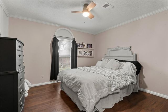 1450 E Orleans Drive, Olathe, KS 66062