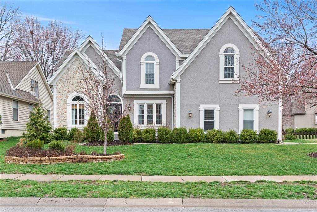 1450 E Orleans Drive, Olathe, KS 66062