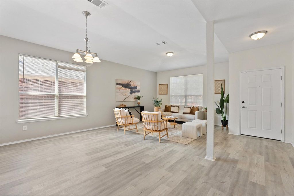 11853 Gaelic DR, Austin, TX 78754