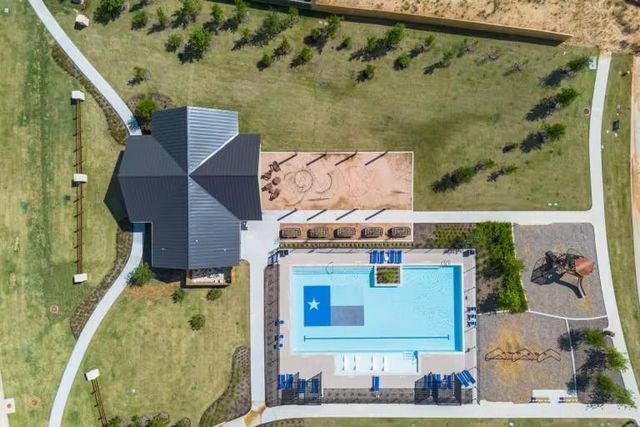 712 Amber Falls Drive, Montgomery, TX 77356