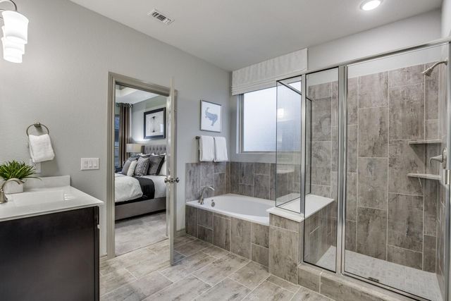 712 Amber Falls Drive, Montgomery, TX 77356