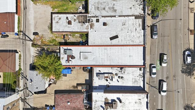 3348 W montrose Avenue, Chicago, IL 60618