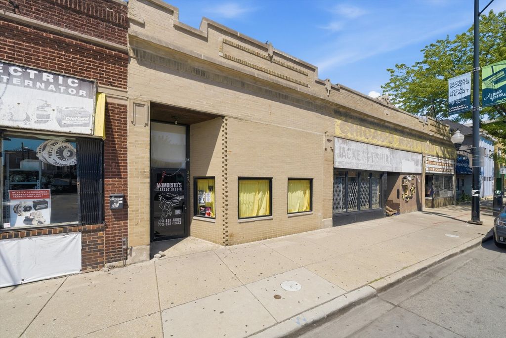 3348 W montrose Avenue, Chicago, IL 60618