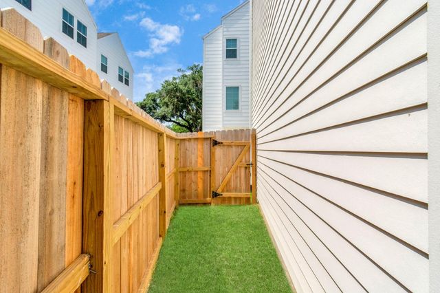 2011 E Bauer Drive, Houston, TX 77080