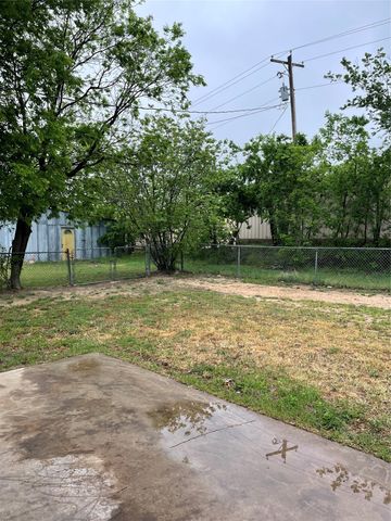 2111 W Pearl Street, Granbury, TX 76048