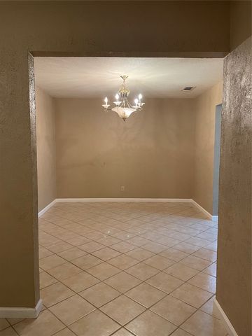 2111 W Pearl Street, Granbury, TX 76048