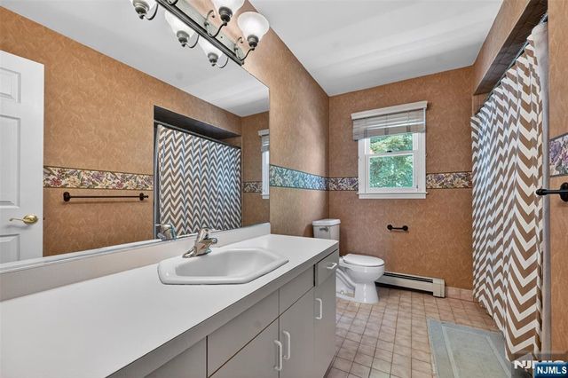 690 William Bliss Drive, New Milford, NJ 07646