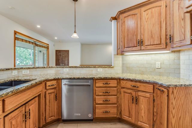 1936 N Quail Crossing, Andover, KS 67002