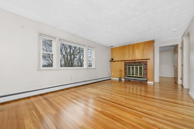 37 Upland Rd, Waltham, MA 02451