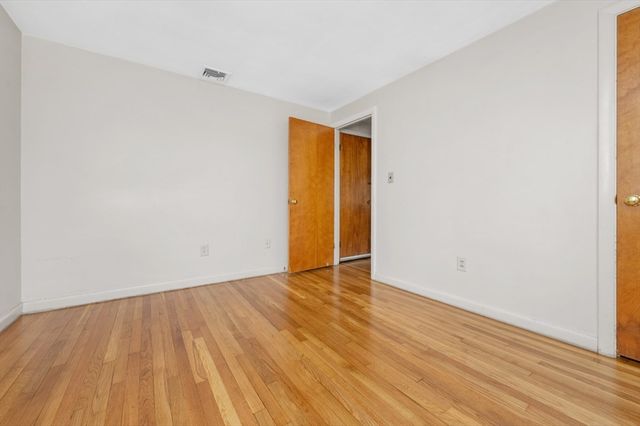 37 Upland Rd, Waltham, MA 02451