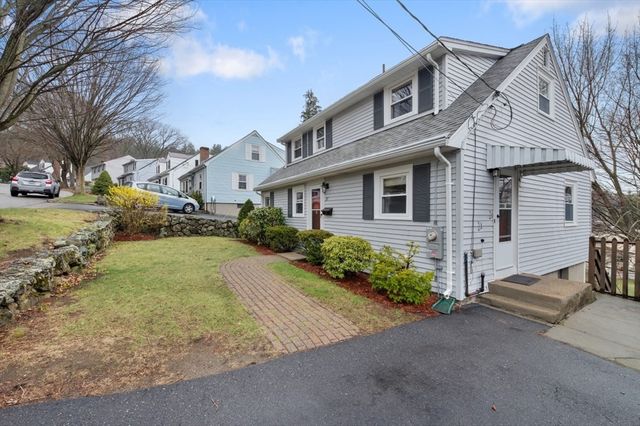 37 Upland Rd, Waltham, MA 02451