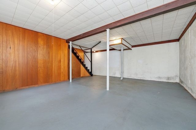 37 Upland Rd, Waltham, MA 02451