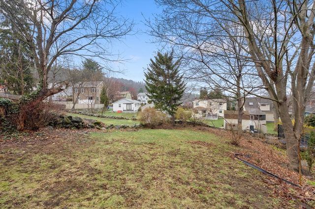 37 Upland Rd, Waltham, MA 02451