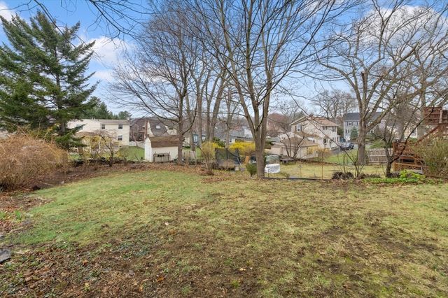 37 Upland Rd, Waltham, MA 02451