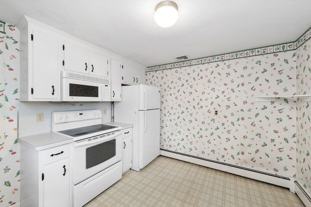 37 Upland Rd, Waltham, MA 02451