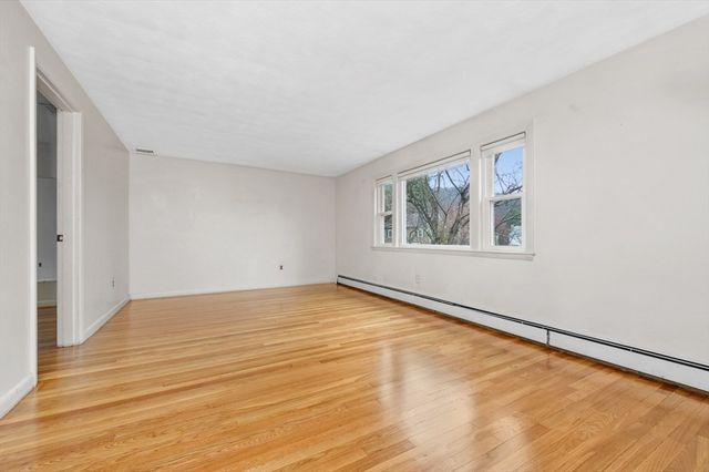 37 Upland Rd, Waltham, MA 02451