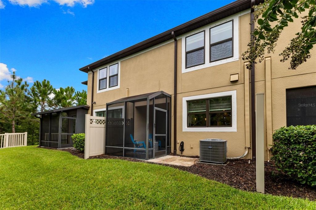 Image 23 of property listing at 11458 CROWNED SPARROW LANE, Tampa, FL 33626