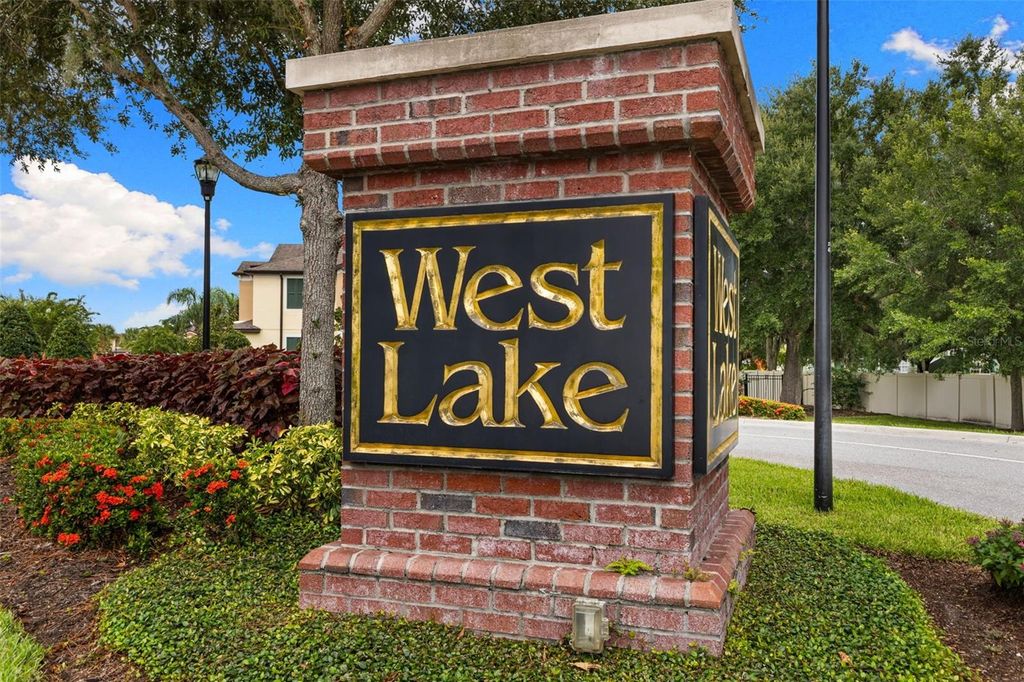 Image 28 of property listing at 11458 CROWNED SPARROW LANE, Tampa, FL 33626