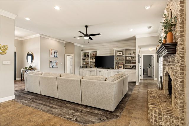 2013 Fringewood Dr, Midland, TX 79707