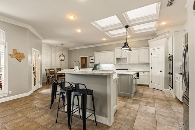 2013 Fringewood Dr, Midland, TX 79707