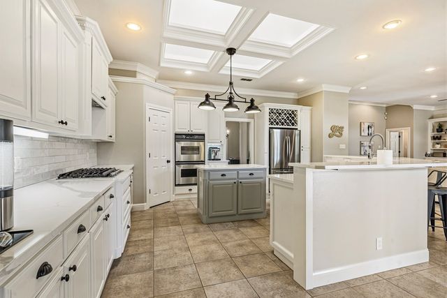 2013 Fringewood Dr, Midland, TX 79707