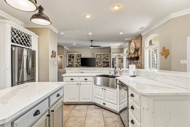 2013 Fringewood Dr, Midland, TX 79707