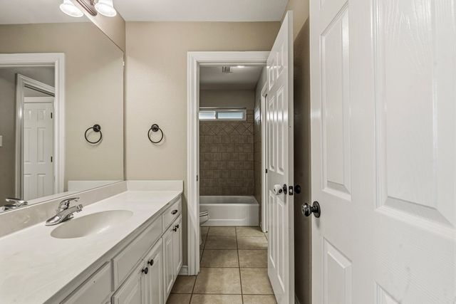 2013 Fringewood Dr, Midland, TX 79707