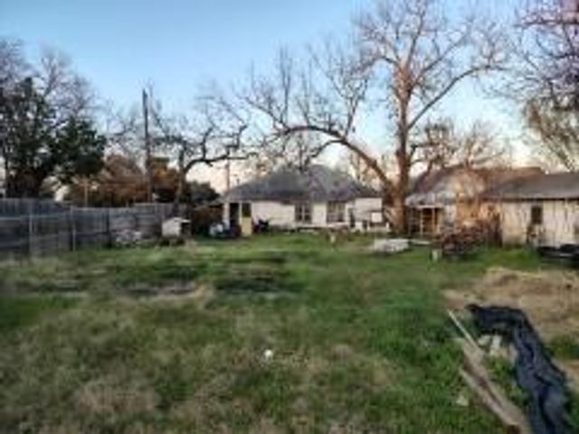 1001 S 16th ST, Waco, TX 76706
