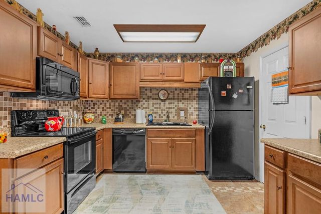 121 John Gibson Court NE, Hinesville, GA 31313