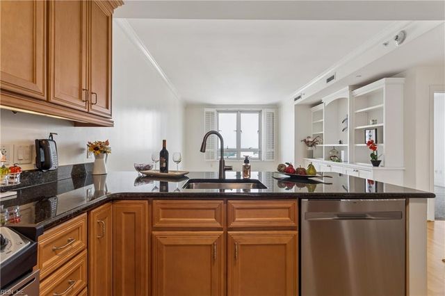 4545 Commerce St Unit 1608, Virginia Beach, VA 23462
