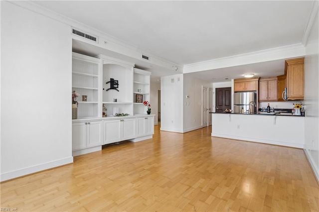 4545 Commerce St Unit 1608, Virginia Beach, VA 23462