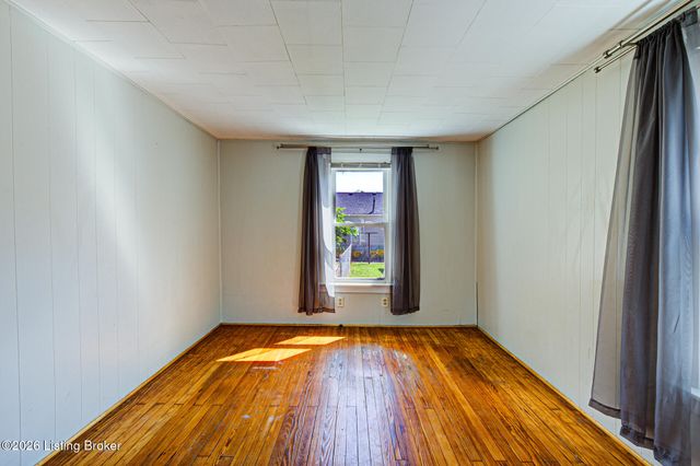 2123 Bradley Ave, Louisville, KY 40217