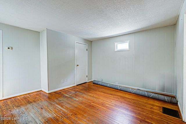 2123 Bradley Ave, Louisville, KY 40217