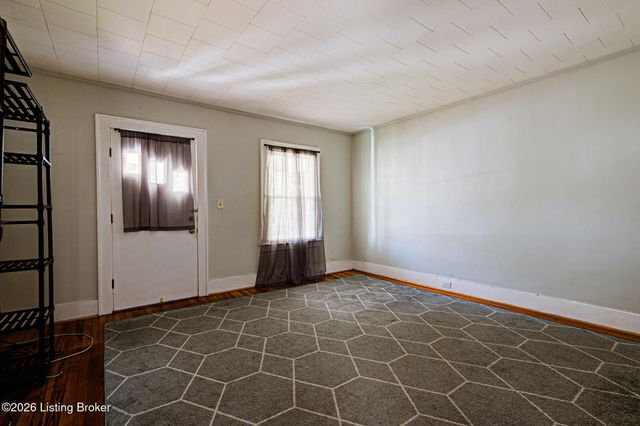 2123 Bradley Ave, Louisville, KY 40217