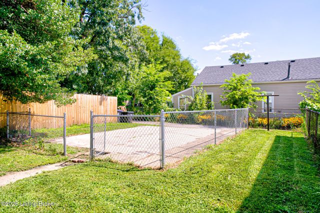 2123 Bradley Ave, Louisville, KY 40217