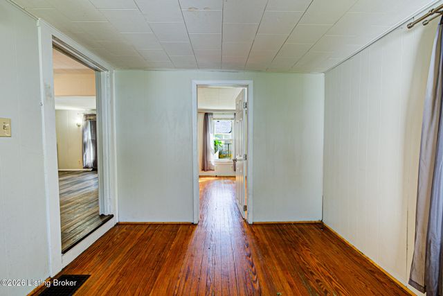 2123 Bradley Ave, Louisville, KY 40217