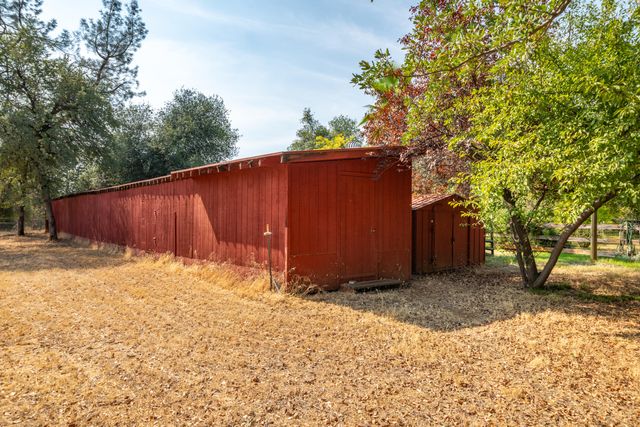 16433 China Gulch Drive, Anderson, CA 96007