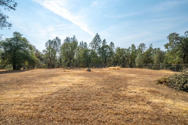 16433 China Gulch Drive, Anderson, CA 96007