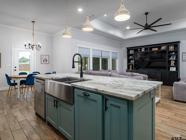 8822 County Road 152 W, Bullard, TX 75757