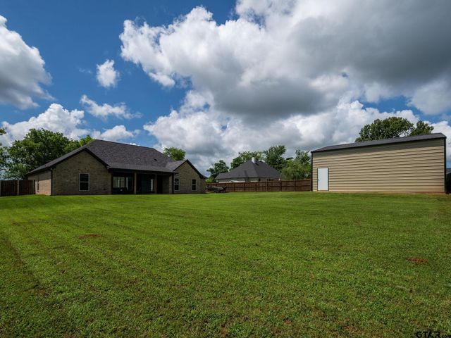 8822 County Road 152 W, Bullard, TX 75757