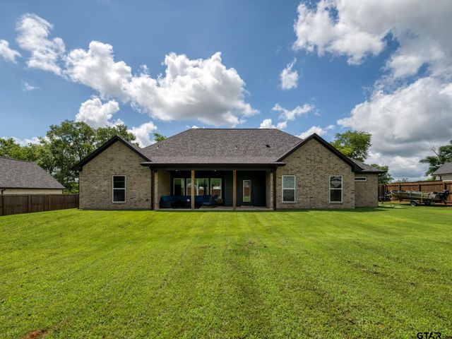 8822 County Road 152 W, Bullard, TX 75757