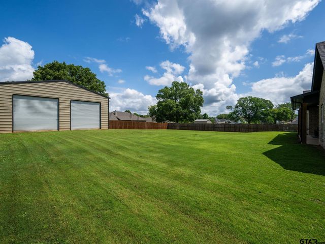 8822 County Road 152 W, Bullard, TX 75757