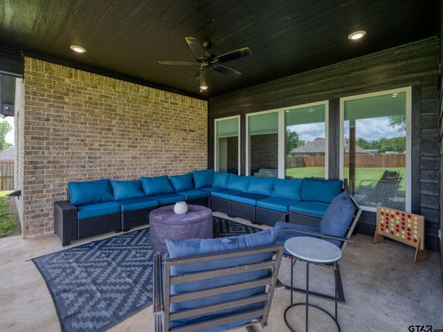 8822 County Road 152 W, Bullard, TX 75757