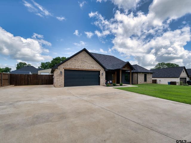 8822 County Road 152 W, Bullard, TX 75757