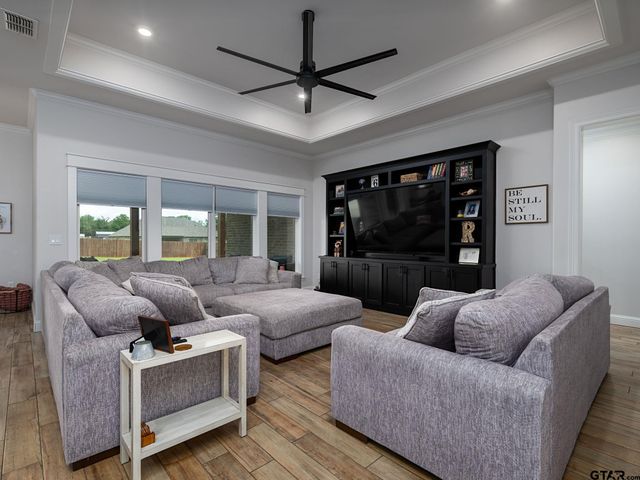 8822 County Road 152 W, Bullard, TX 75757