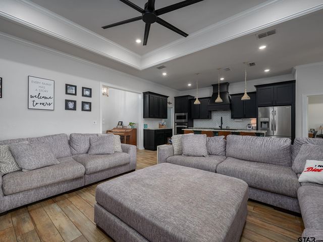 8822 County Road 152 W, Bullard, TX 75757