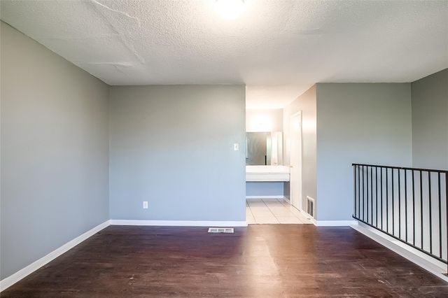 2215 Missionhill DR 104, Austin, TX 78741