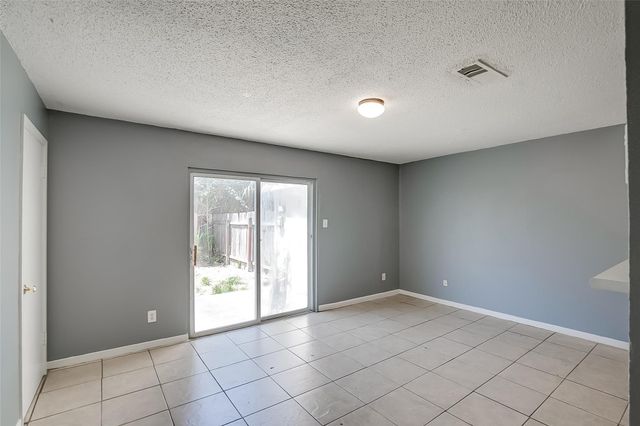 2215 Missionhill DR 104, Austin, TX 78741