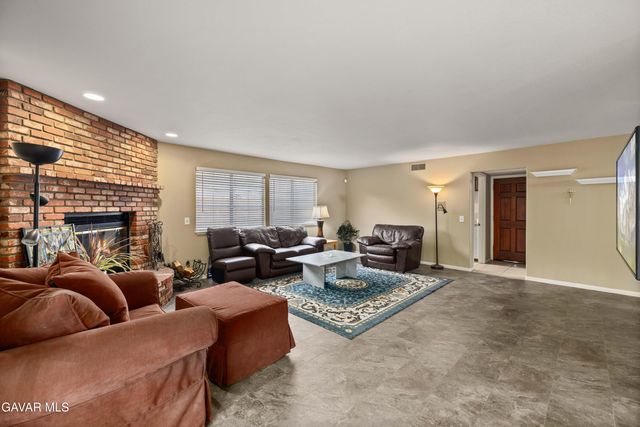 5704 Bulford Place, Quartz Hill, CA 93536