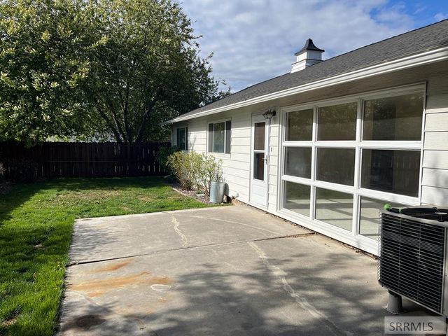 375 Fanning Avenue, Idaho Falls, ID 83401